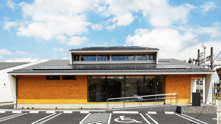 ロビーのエスカレーター